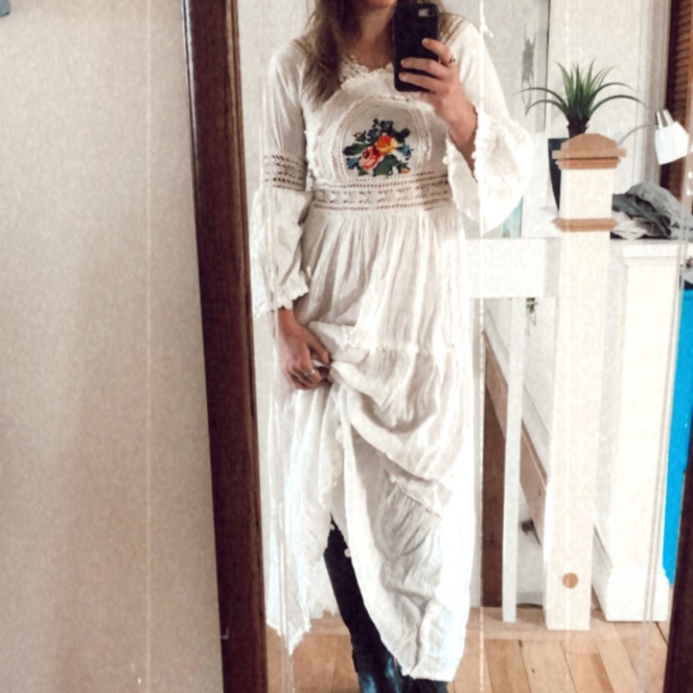 Vintage embroidered bohemian gauze dress